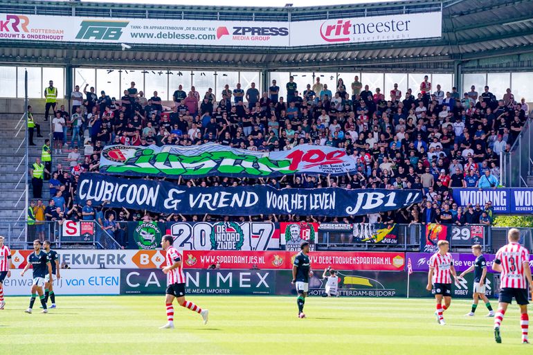 'Beste keeper van Nederland': Feyenoord-supporters staan massaal achter Justin Bijlow