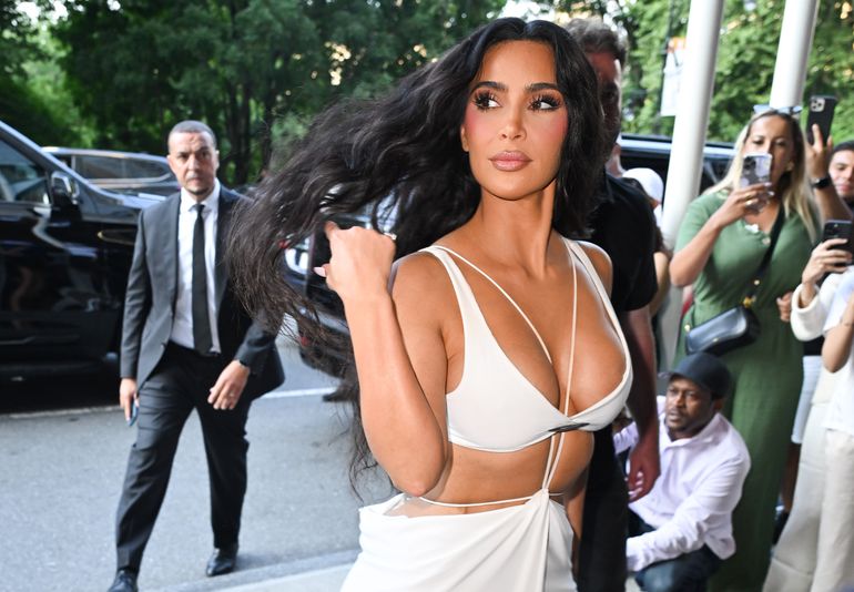 Vinícius Junior dolenthousiast na ontmoeting met Kim Kardashian bij Real Madrid