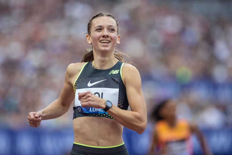 Ontketende Femke Bol houdt ook in Polen huis en knalt met recordtijd naar nieuwe zege op 400 meter horden