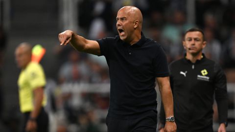 Liverpool-legende waarschuwt Arne Slot: 'Met alle respect, dat heeft hij nooit meegemaakt'