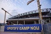 Camp Nou is nog altijd niet klaar, terwijl de eerste thuiswedstrijd van FC Barcelona nadert. ©Getty Images