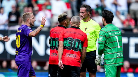 Oud-toparbiter geeft Bas Nijhuis de schuld na opmerkelijk incident: 'Als ze zo over je praten...'