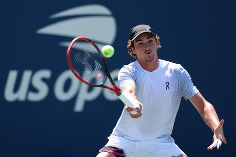 Tennissensatie (19) zorgt voor onsmakelijk moment op US Open: 'Het spijt me'
