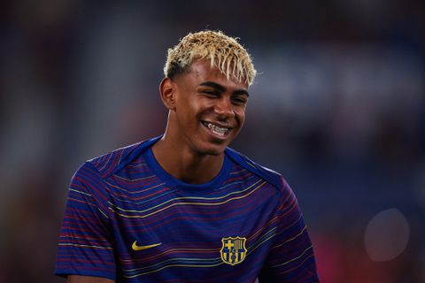 Stervoetballer Lamine Yamal (18) deelt veelzeggende foto en lijkt relatie te bevestigen