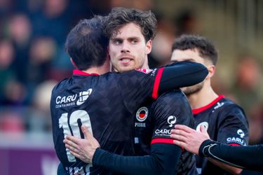 Voormalig Ajax-talent (25) geeft teamgenoten financieel advies: 'Voetballers zijn een makkelijke prooi'