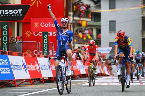 Drama in laatste meters van derde etappe Vuelta: missie van topfavoriet strandt op de streep