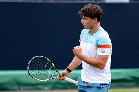 Nederlands tennistalent (19) boekt succes bij internationale primeur, domper voor Jesper de Jong