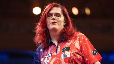 Nederlandse dartbond stemt tegen 'discriminerende' regelwijziging die transpersonen treft