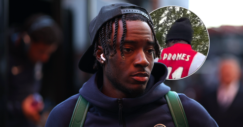 Noni Madueke zorgt voor ongeloof met training in Ajax-shirt: 'Wat een respectloosheid'