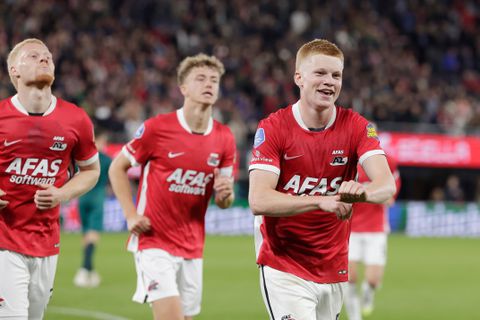 AZ-uitblinker viert eerste goal op opvallende wijze en lacht keeper tegenstander uit