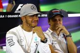 Lewis Hamilton won in 2008 zijn eerste wereldtitel in de Formule 1 door Felipe Massa (rechts) met 1 punt verschil te kloppen. Daar komt nu een rechtszaak over. ©Getty Images