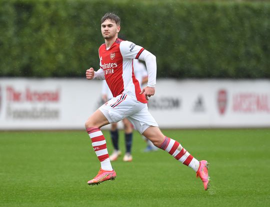 Britse krant deelt nieuwe details over tragische dood voormalig Arsenal-talent (21)