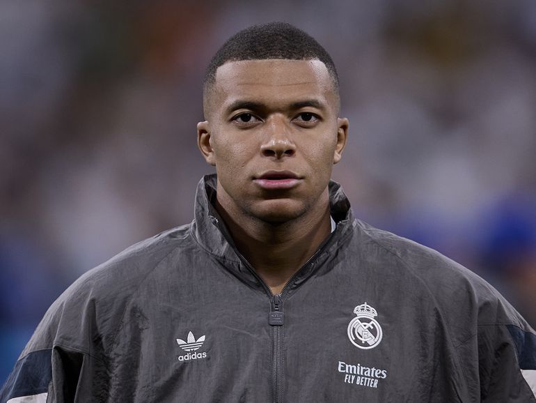 Kylian Mbappé in chaotische periode opnieuw in opspraak door onhandige foto