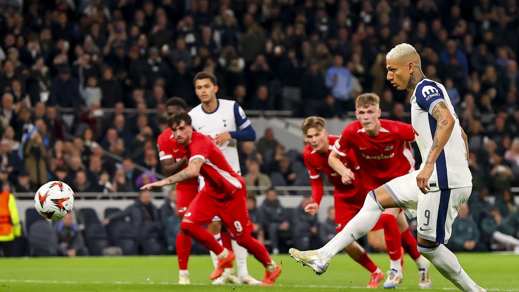 Samenvatting: penalty beslist wedstrijd tussen AZ en Tottenham Hotspur