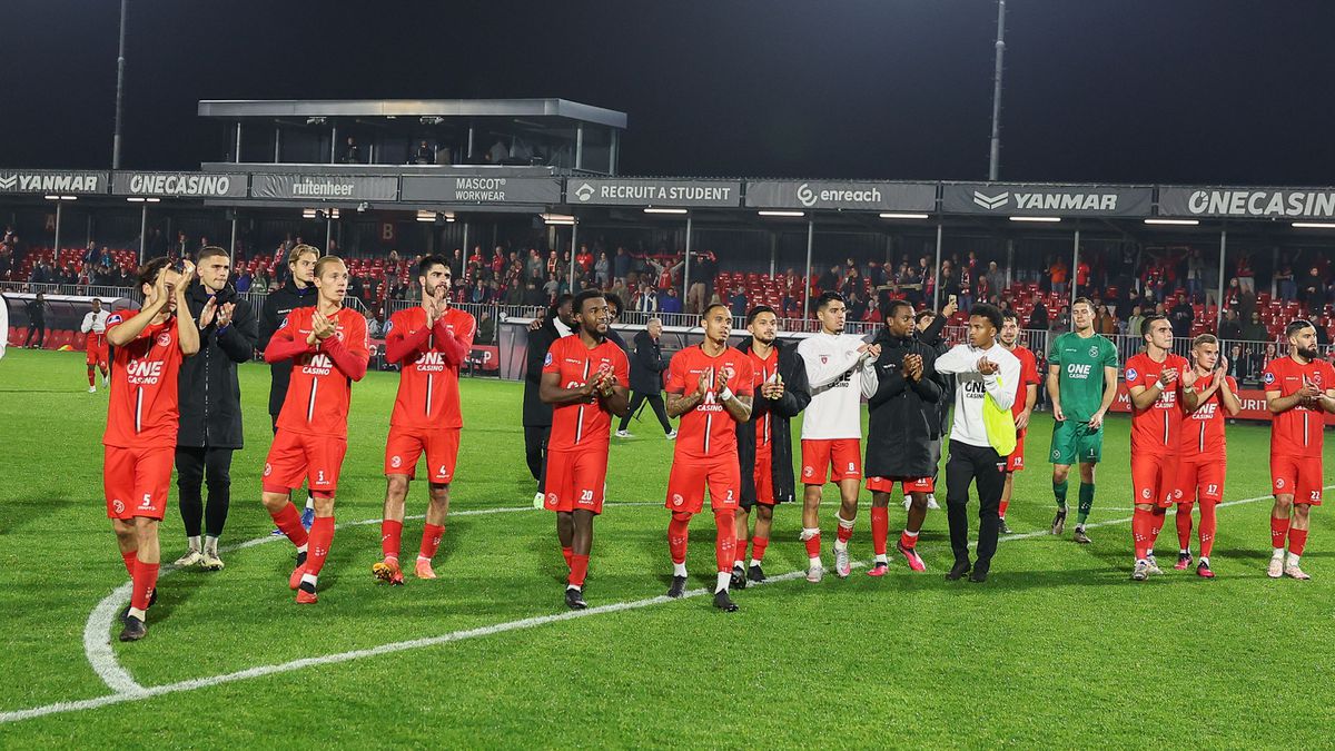 Dankzij bizar moment wint Almere City tegen NEC na 21 speelronden weer in Eredivisie