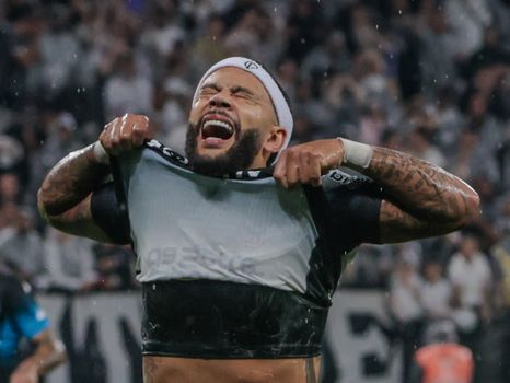 Memphis Depay wederom belangrijk met assist bij Corinthians: Nederlander mist ook enorme kans