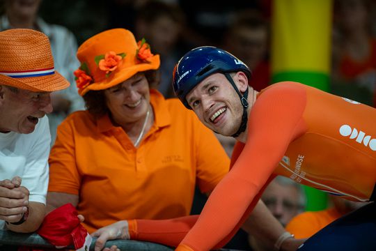 Harrie Lavreysen blijft op koers voor historische prestatie: 'Dit toernooi kan al niet meer stuk'