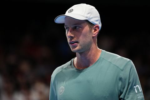 Botic van de Zandschulp stunt in Parijs en schakelt nummer 1 geplaatste speler uit