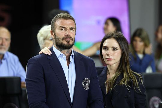 Beroemde vrouw van ex-topvoetballer David Beckham op heterdaad betrapt: 'Dit is hartstikke vals'