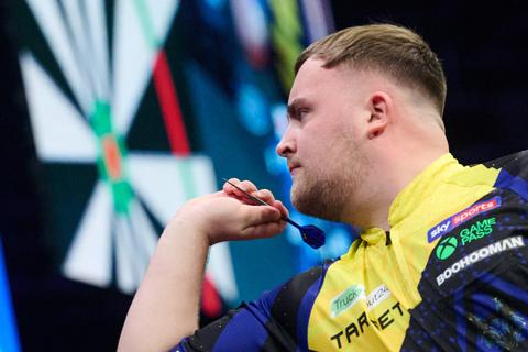 Sensatie op EK darts: Luke Littler verrassend uitgeschakeld en moet missie jaar uitstellen