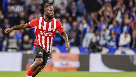 Feyenoord-aanhang richt zich tot PSV'er Lutsharel Geertruida met smakeloze uiting