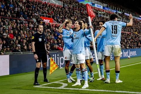 Feyenoord-uitblinker krijgt kritiek na opvallende actie: 'Dat moet je niet meer doen, vriend'
