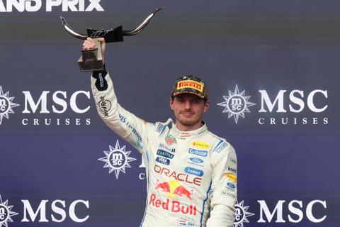 Max Verstappen snapt 'helemaal niets' van opvallende Red Bull-strategie: 'Dit was niet afgesproken'