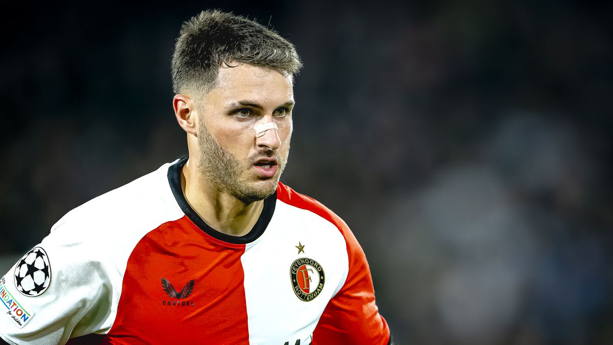 Santiago Giménez en drie andere topspelers terug in selectie Feyenoord voor duel met Manchester City