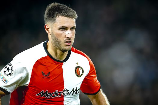 Santiago Giménez en drie andere topspelers terug in selectie Feyenoord voor duel met Manchester City