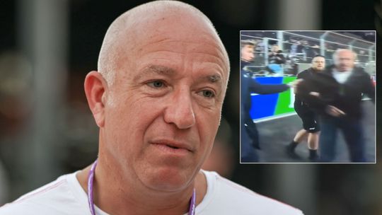 Tom Coronel mag niet feesten met Max Verstappen en wordt van asfalt getrokken