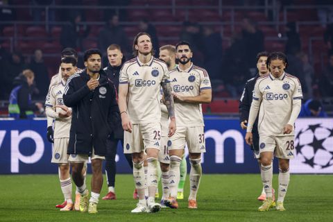 Zwakte Ajax blootgelegd tegen Benfica: 'De ploeg is ver verwijderd van het gevreesde tem van weleer'