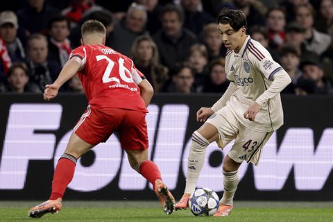 Rayane Bounida blijft ijzig kalm na geweldig basisdebuut bij Ajax: 'Ik heb mij denk ik wel in de basis gespeeld'