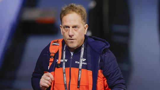 Schaatsbondscoach Rintje Ritsma bijt fel van zich af op EK afstanden: 'Ik ben er klaar mee'