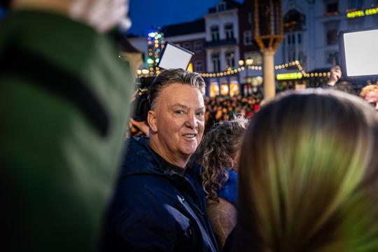 Ex-topcoach Louis van Gaal geraakt door groot succes als ambassadeur: 'Indrukwekkend om te zien'
