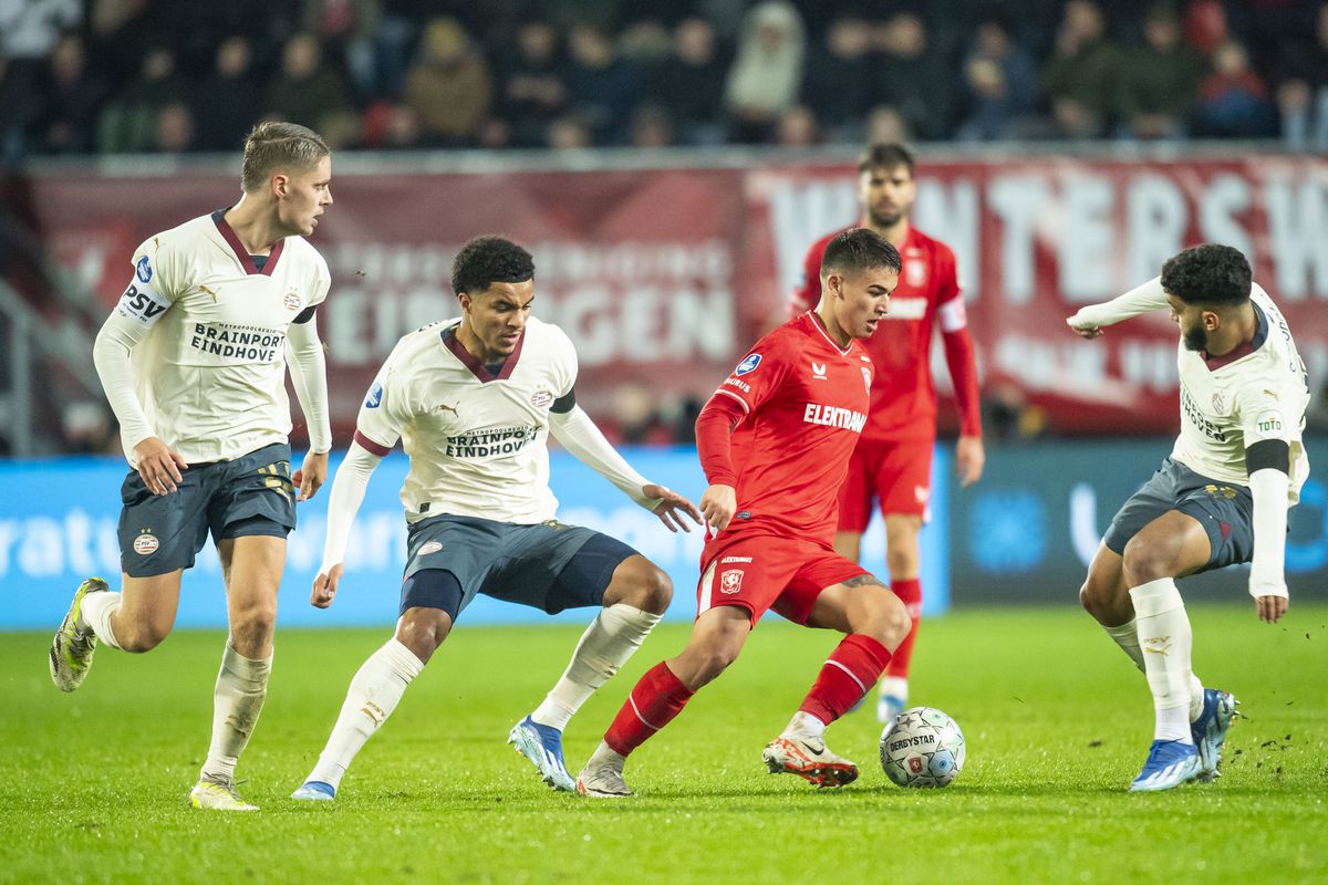 Peter Bosz kan gaan puzzelen: drie middenvelders ontbreken tegen Almere City