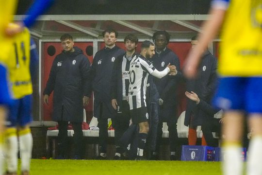 Oussama Lahri treurt na uitschakeling Hercules: 'Ik scoorde mooie goals, daarna viel droom in duigen'