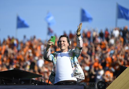 Tiësto treedt als allereerste dj óóit op bij Super Bowl