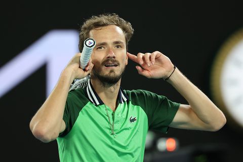 Daniil Medvedev gaat naar de finale van de Australian Open en strijdt tegen finaledebutant Jannik Sinner