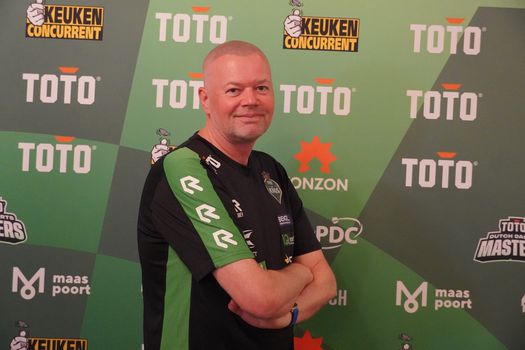 Raymond van Barneveld over de Dutch Darts Masters: 'Het is in principe een demonstratietoernooi'