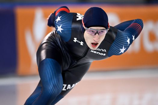 Sensatie: Jordan Stolz (19) breekt wereldrecord op 1000 meter schaatsen