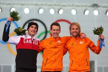 Oud-topschaatser geeft olympische medaille weg: 'Je hebt mijn leven veranderd'