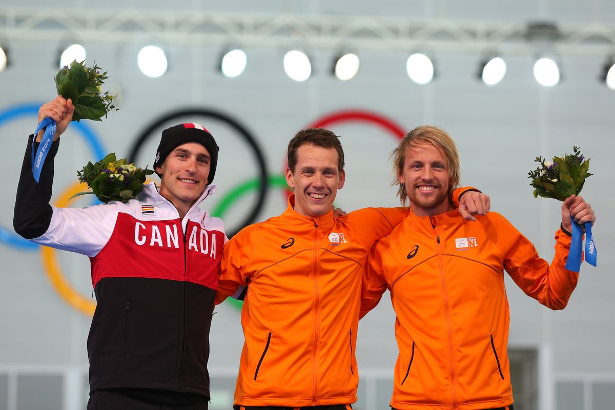 Oud-topschaatser geeft olympische medaille weg: 'Je hebt mijn leven veranderd'