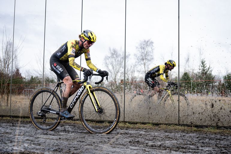 Nederlandse veldrijders met ijzersterke ploeg naar WK, maar vraagtekens rond legende Marianne Vos