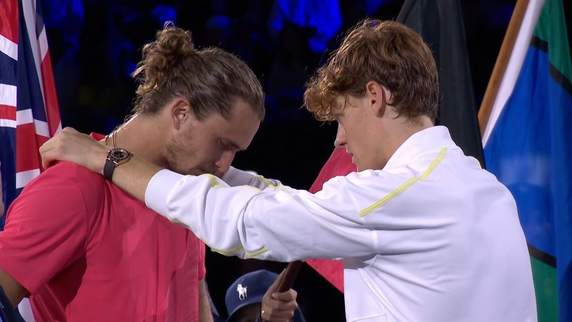 Jannik Sinner moet tegenstander troosten na finale op Australian Open: 'Iedereen in de tenniswereld weet dat'