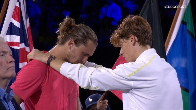 Jannik Sinner moet tegenstander troosten na finale op Australian Open: 'Iedereen in de tenniswereld weet dat'