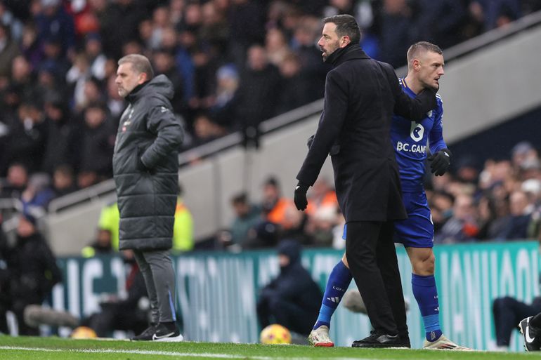 Ruud van Nistelrooij kan eindelijk weer juichen: Leicester City zet gevallen topclub te kijk