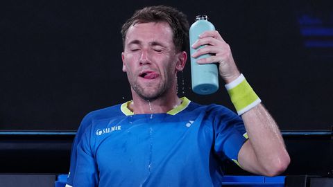 Toptennisser is bezorgd over 'gevaarlijke' hitte bij Australian Open: 'Ze kunnen niet zweten'