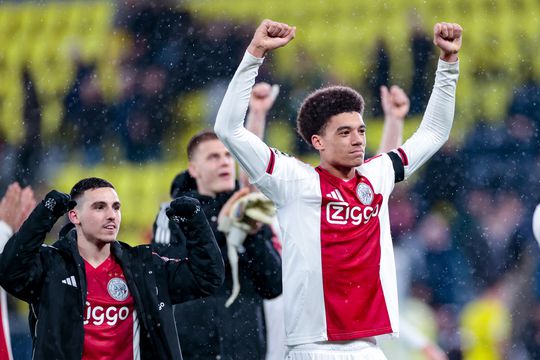 Ajax-talent mikpunt van genadeloze kritiek: 'Een verdediger die niet kan verdedigen'