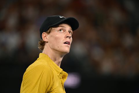 Titelverdediger Jannik Sinner drijft tegenstander tot waanzin en breidt indrukwekkende reeks op Australian Open uit