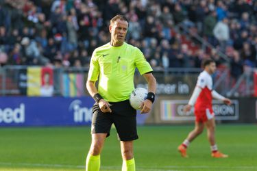 KNVB wijst veelbesproken scheidsrechter aan voor topper PSV - Feyenoord